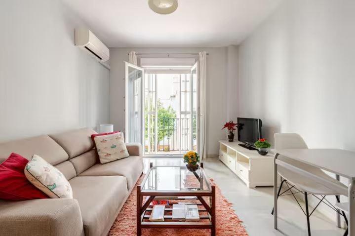 Luminoso Apartamento Exterior Con Balcon Y Patio En Centro Historico Feria-Alameda Sevilla Buitenkant foto